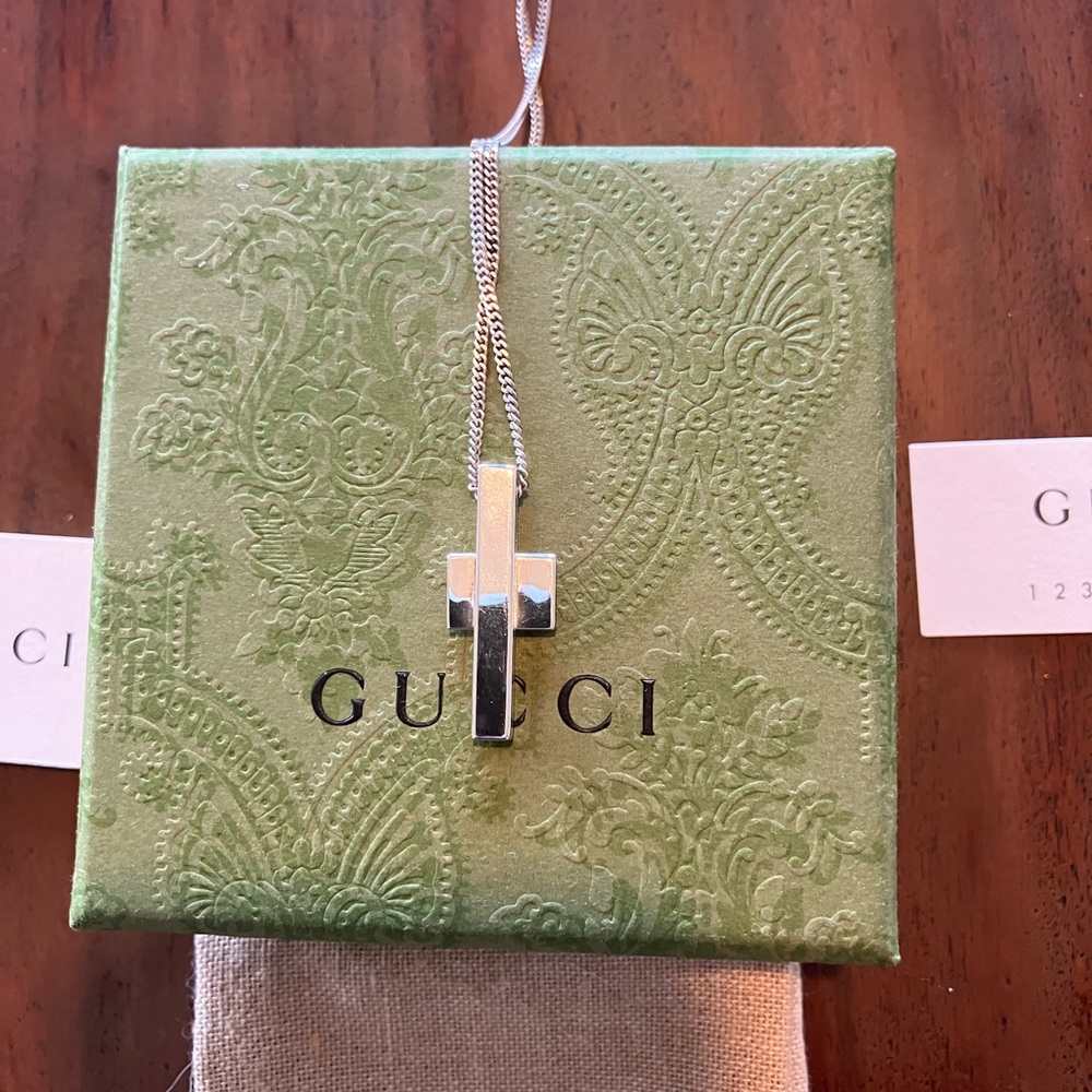 Gucci Silver Cross Pendant 925 silver pendant on 16 inch chain
